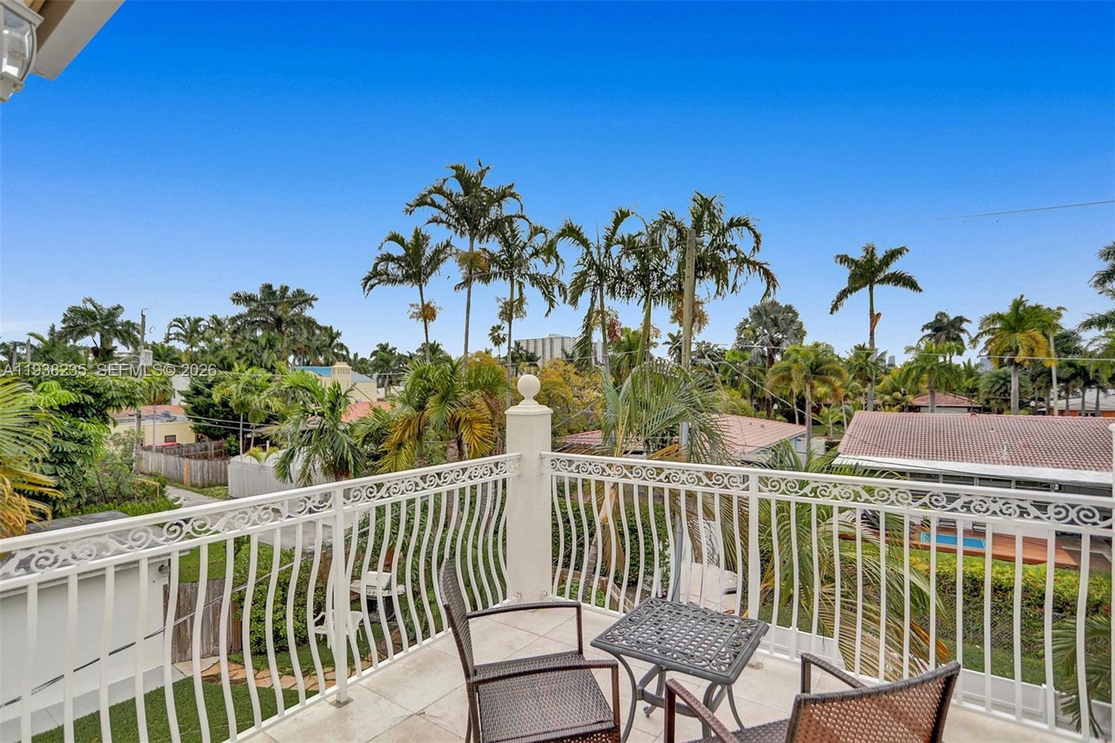 HOLLYWOOD LAKES SECTION - Residential