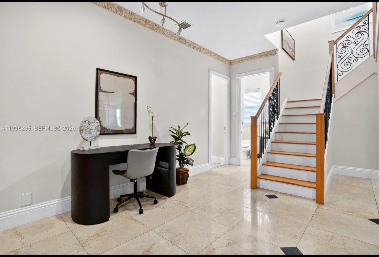 HOLLYWOOD LAKES SECTION - Residential