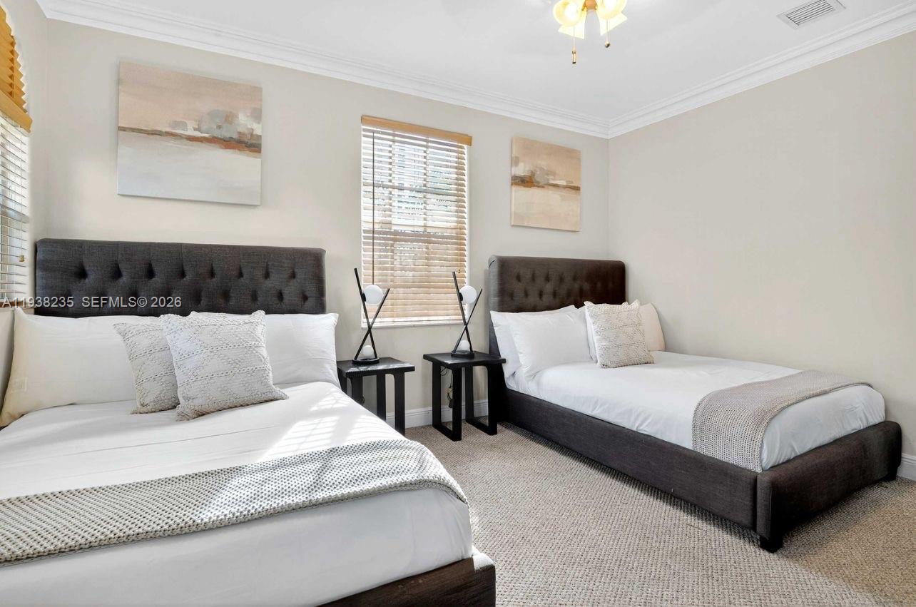 HOLLYWOOD LAKES SECTION - Residential