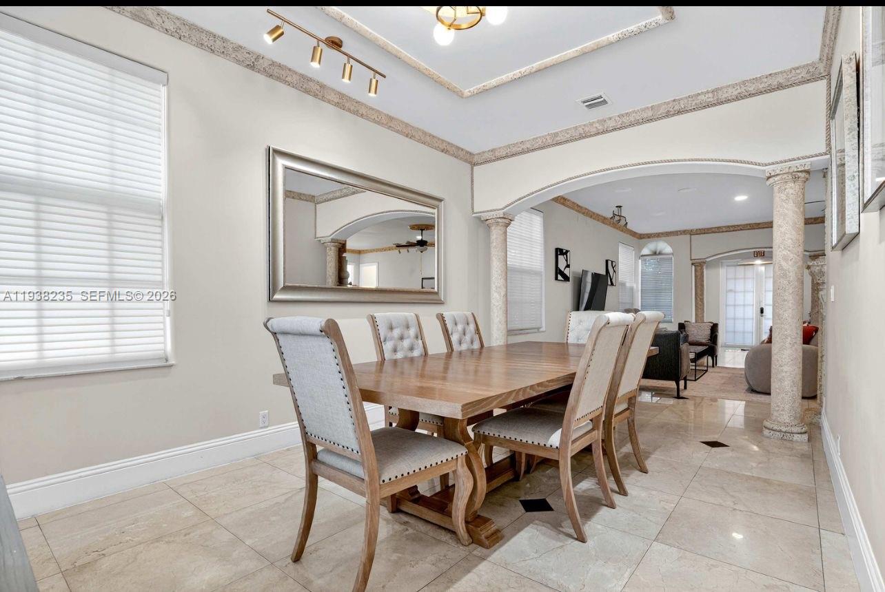 HOLLYWOOD LAKES SECTION - Residential