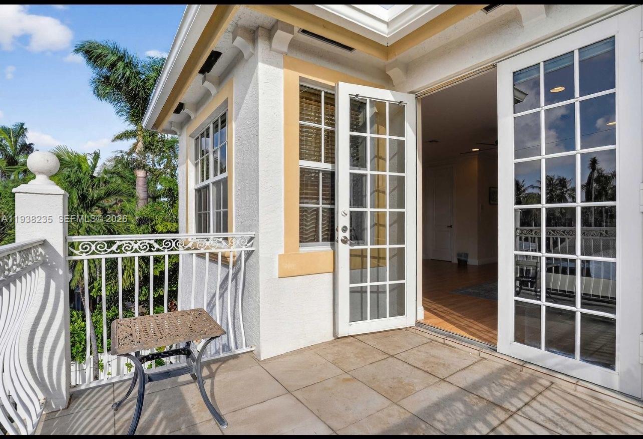 HOLLYWOOD LAKES SECTION - Residential