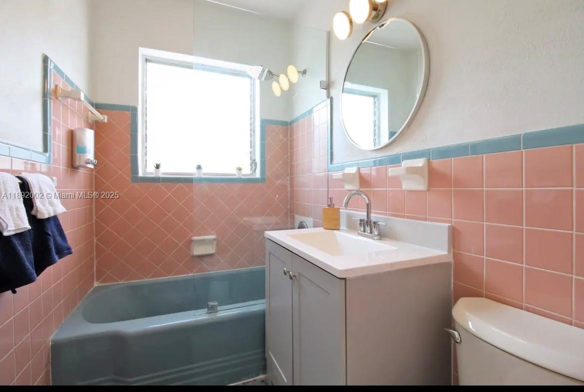 ALTOS DEL MAR NO 3 - Residential Lease