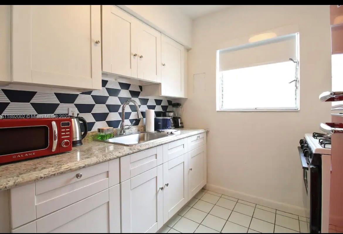 ALTOS DEL MAR NO 3 - Residential Lease