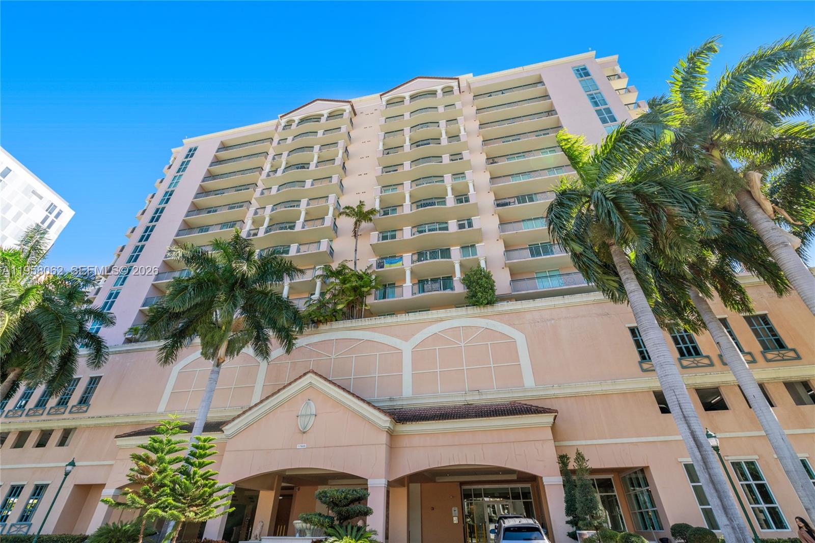 KING DAVID OF SUNNY ISLES - Residential