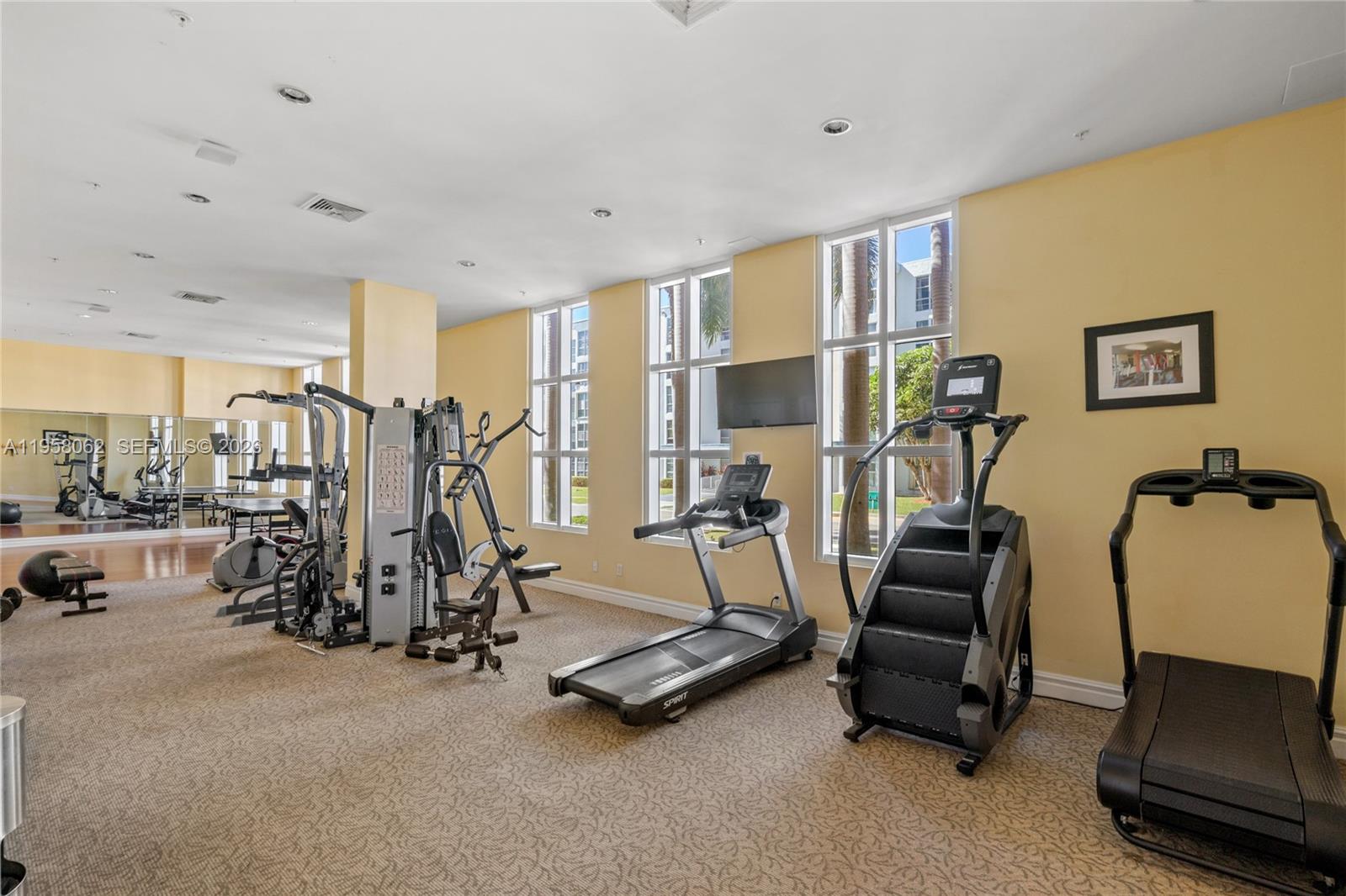 KING DAVID OF SUNNY ISLES - Residential