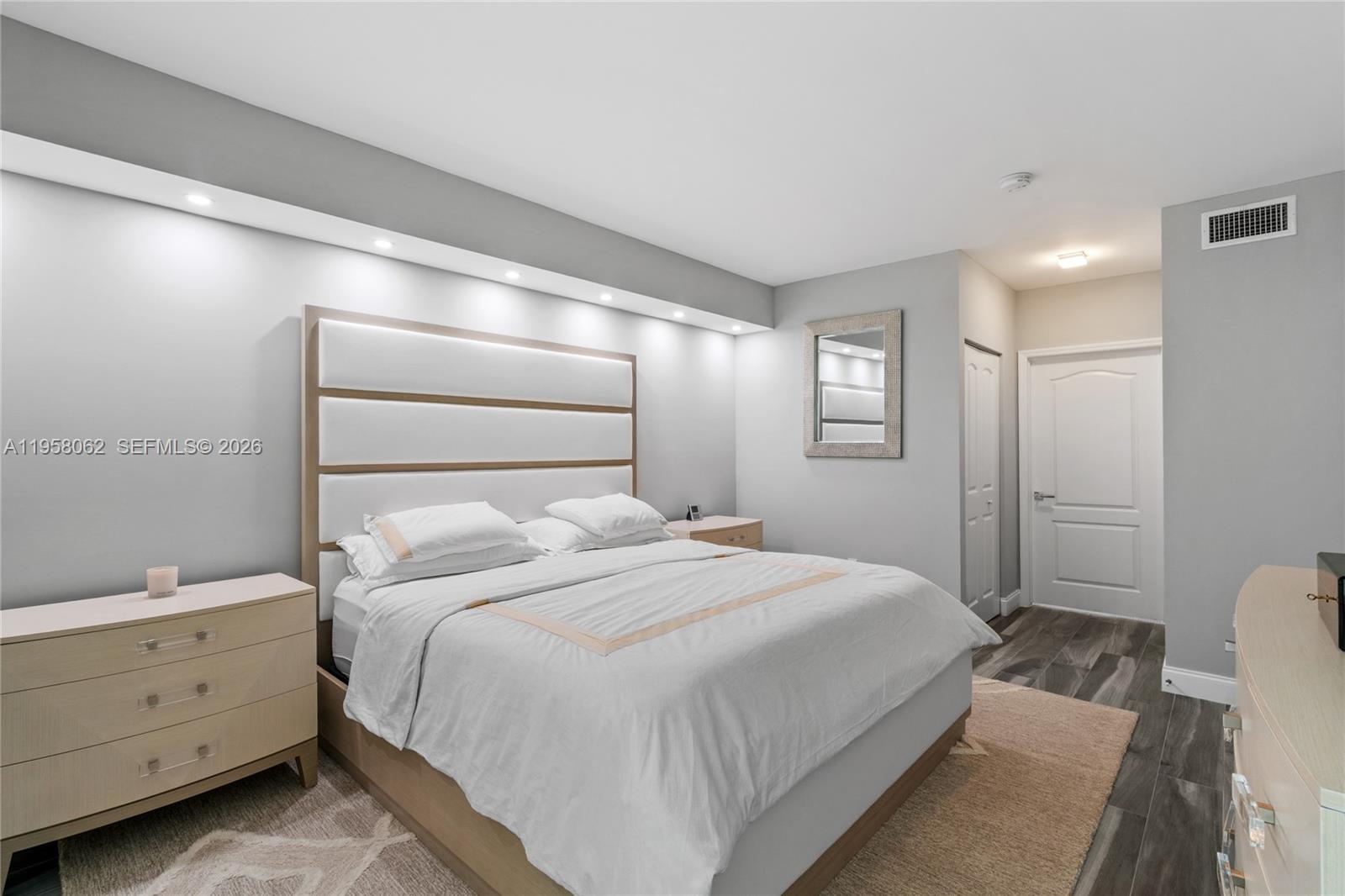 KING DAVID OF SUNNY ISLES - Residential