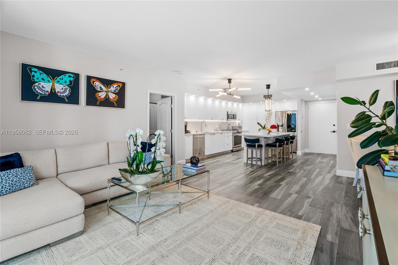 KING DAVID OF SUNNY ISLES - Residential