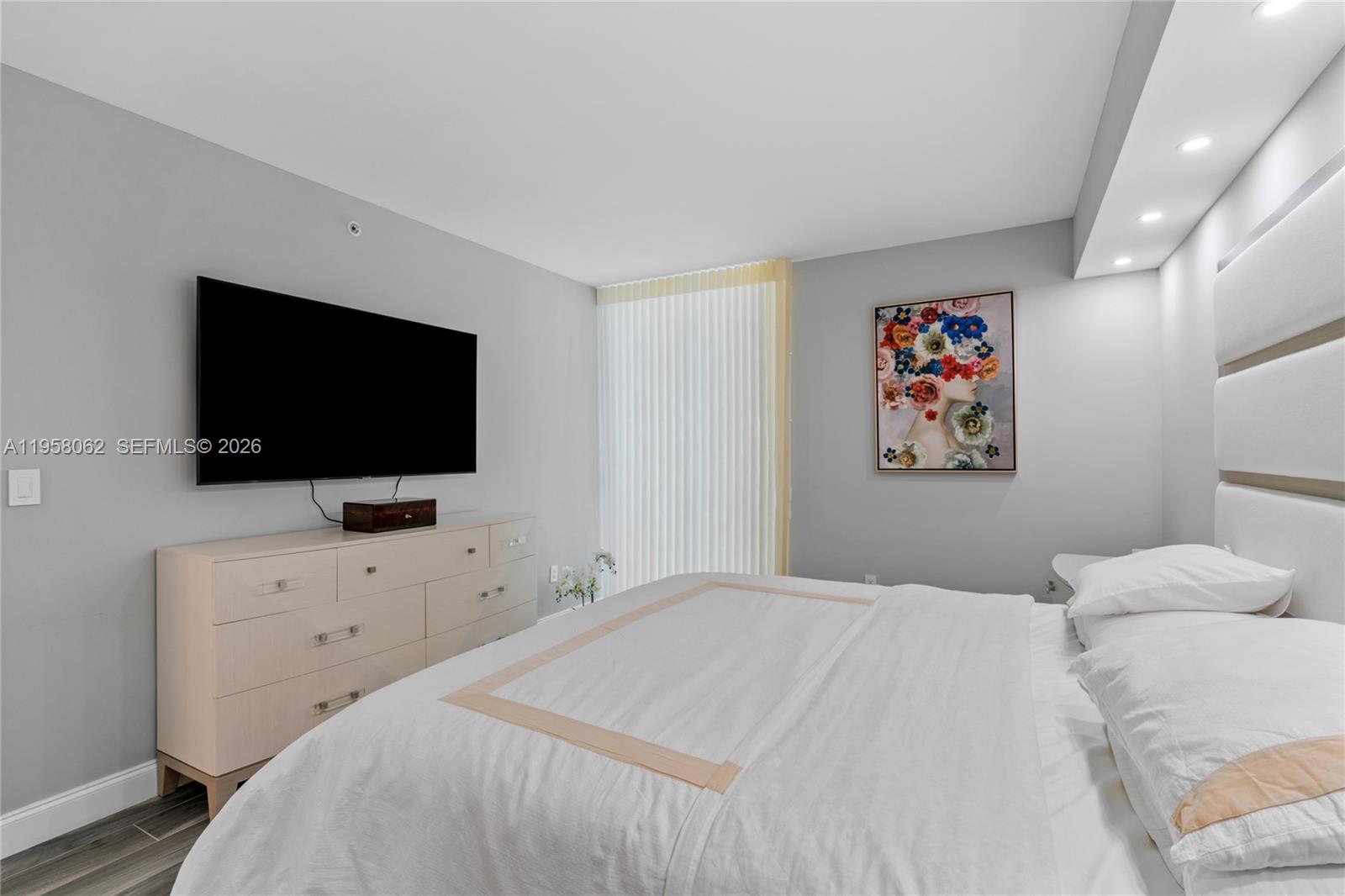 KING DAVID OF SUNNY ISLES - Residential