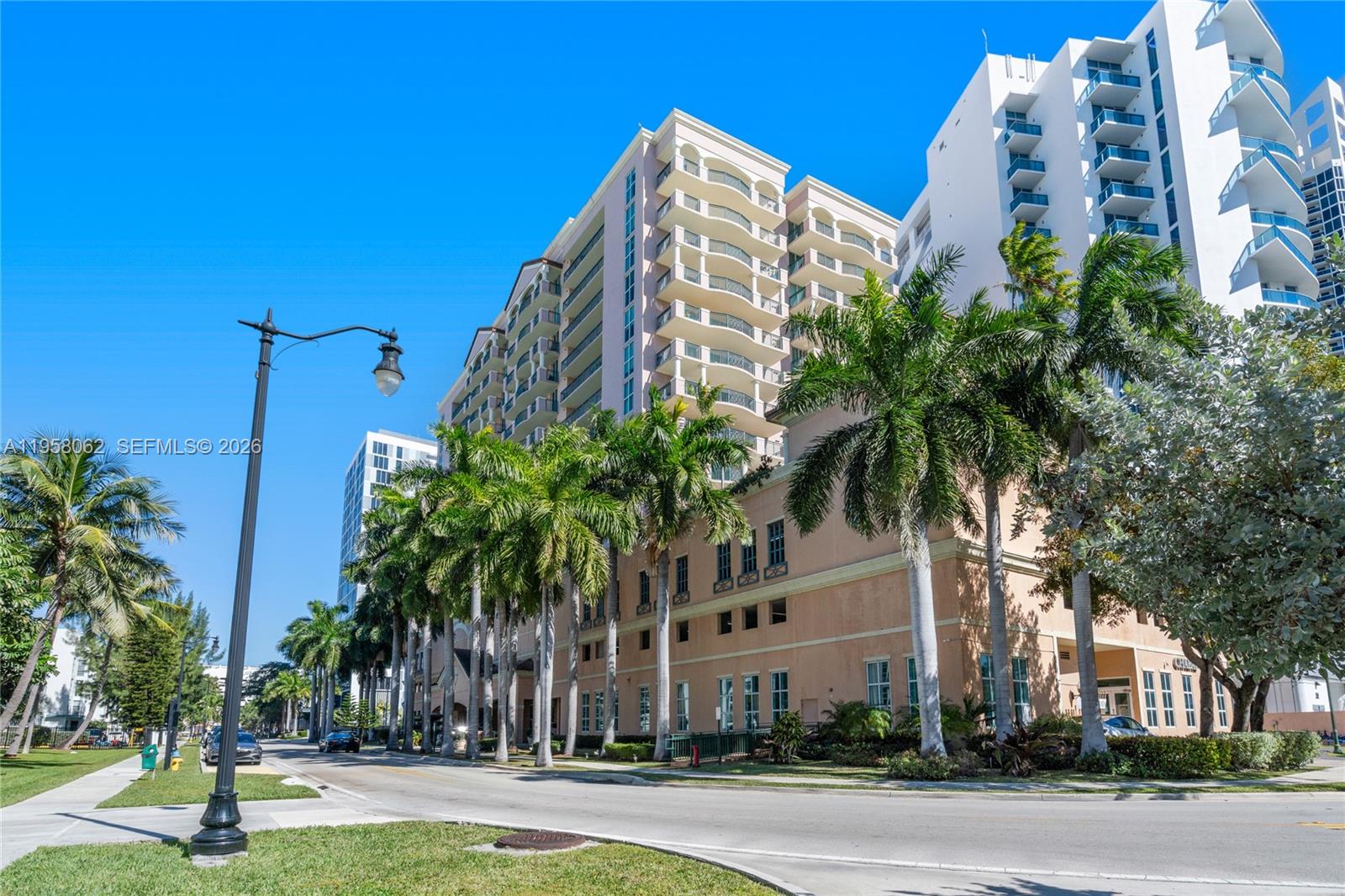 KING DAVID OF SUNNY ISLES - Residential
