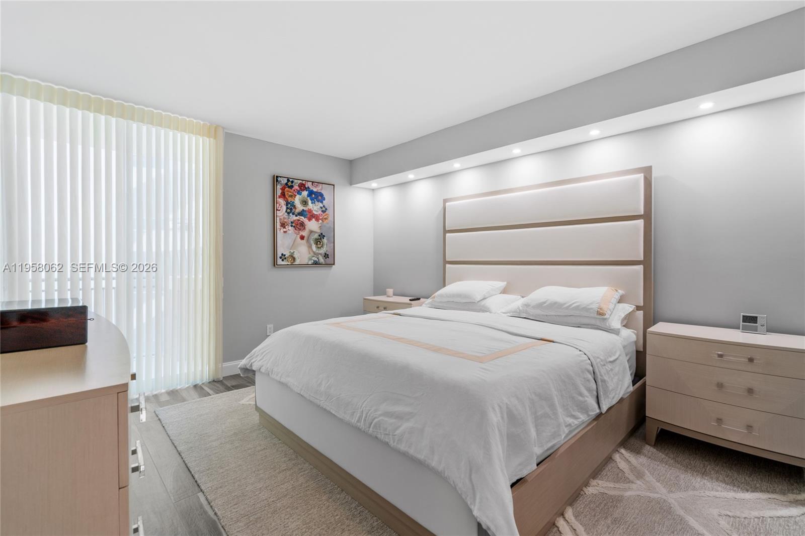 KING DAVID OF SUNNY ISLES - Residential