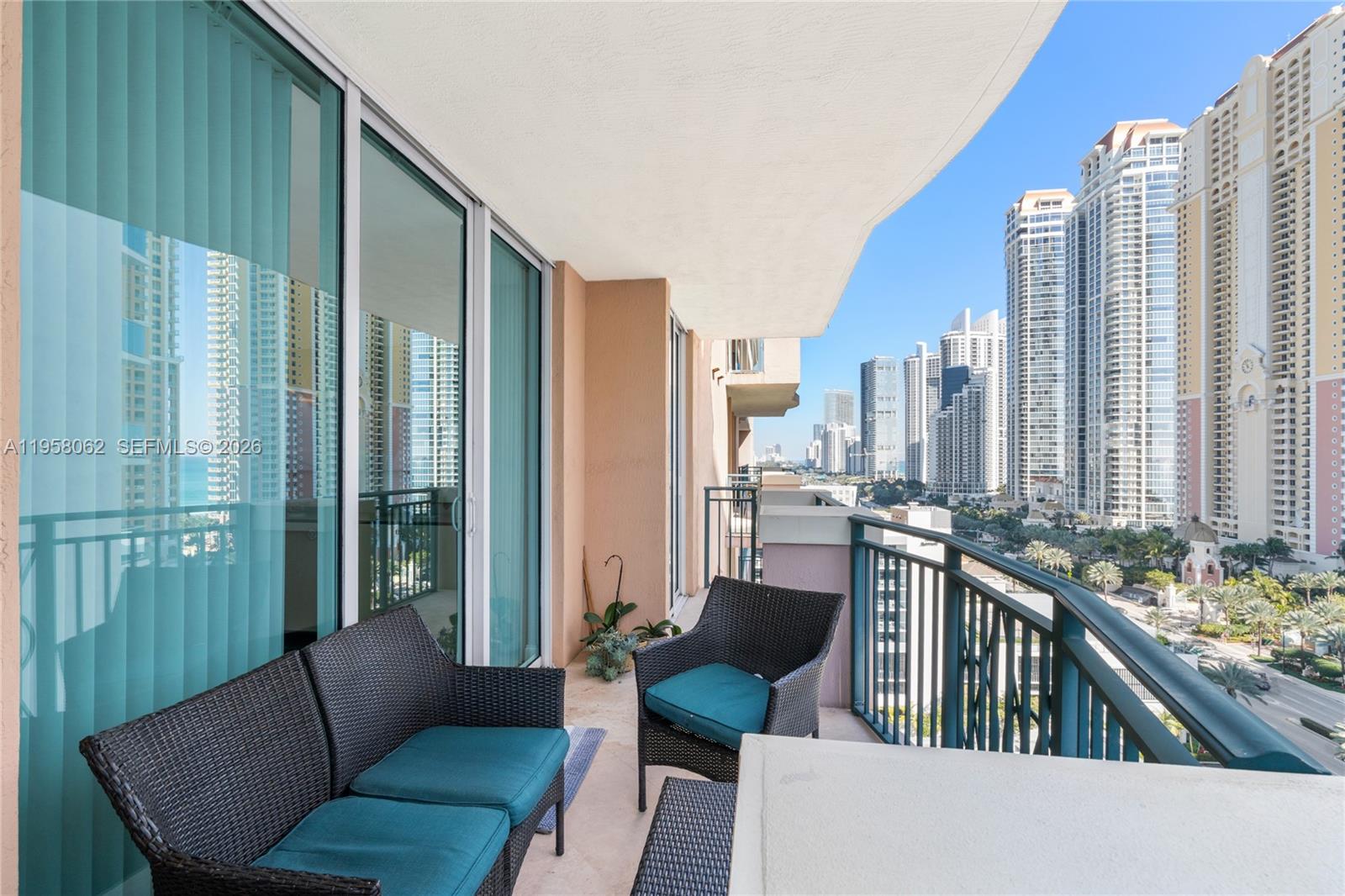 KING DAVID OF SUNNY ISLES - Residential