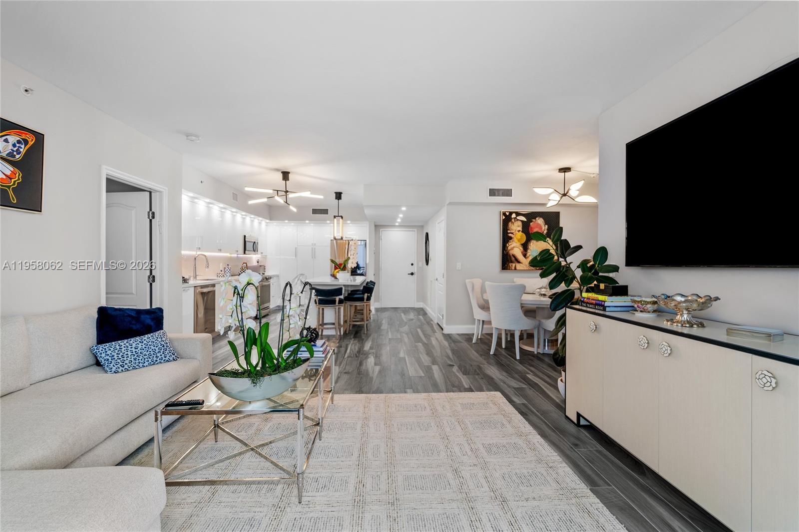 KING DAVID OF SUNNY ISLES - Residential