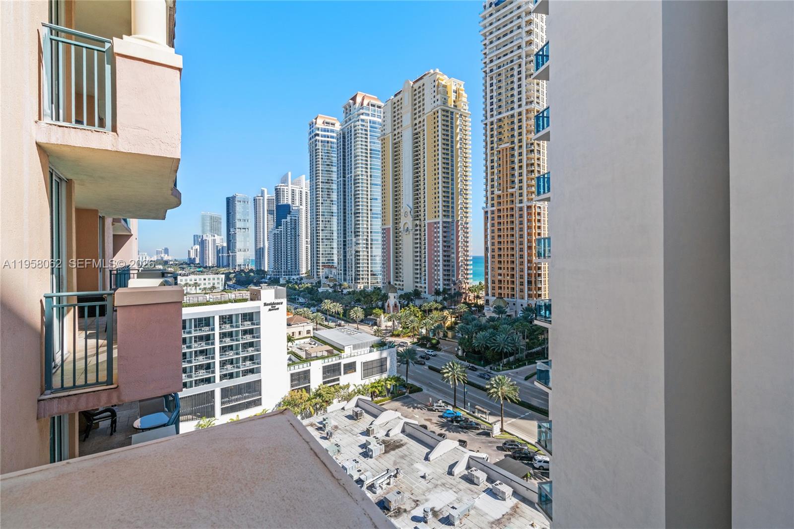 KING DAVID OF SUNNY ISLES - Residential