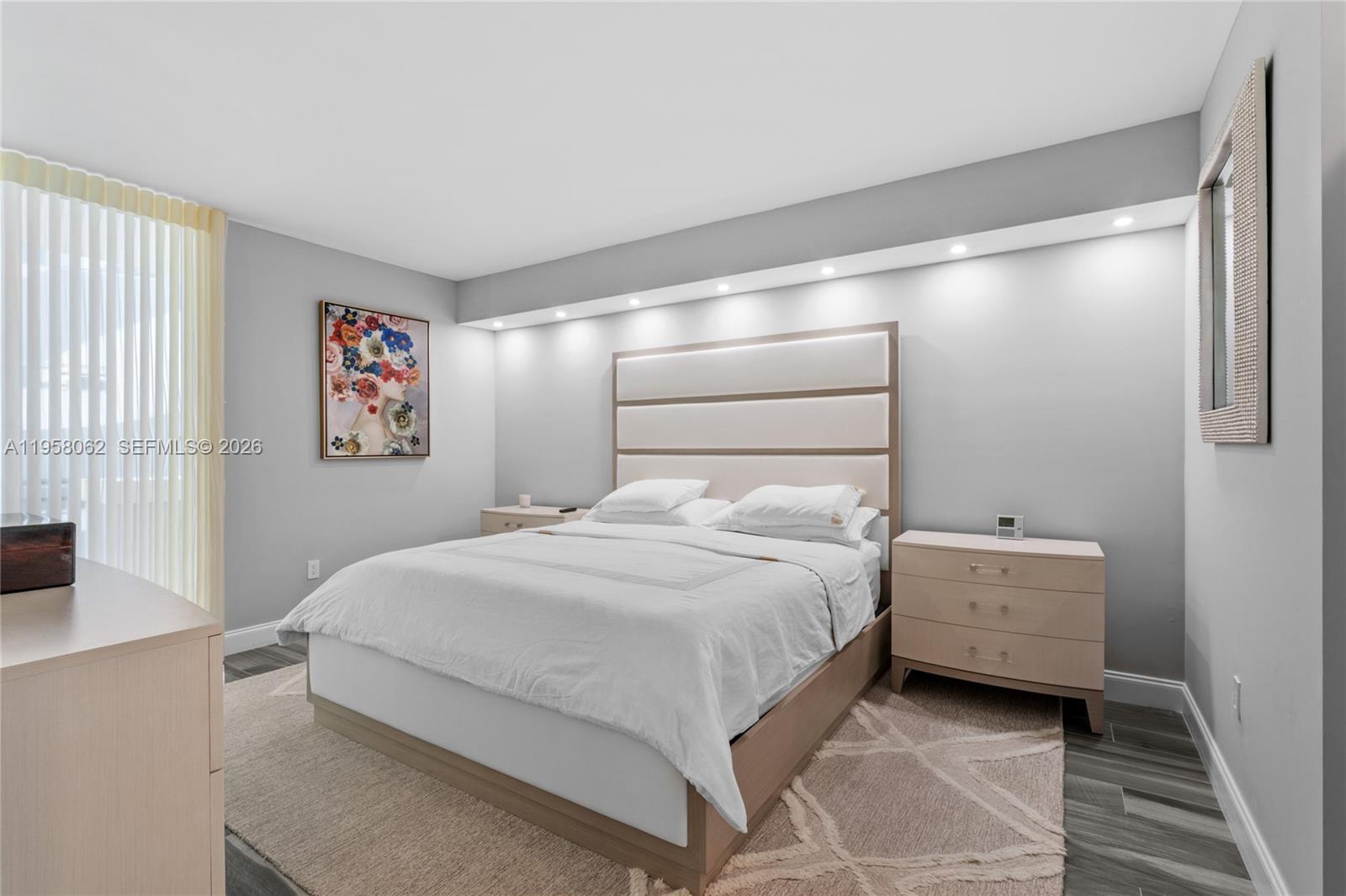 KING DAVID OF SUNNY ISLES - Residential