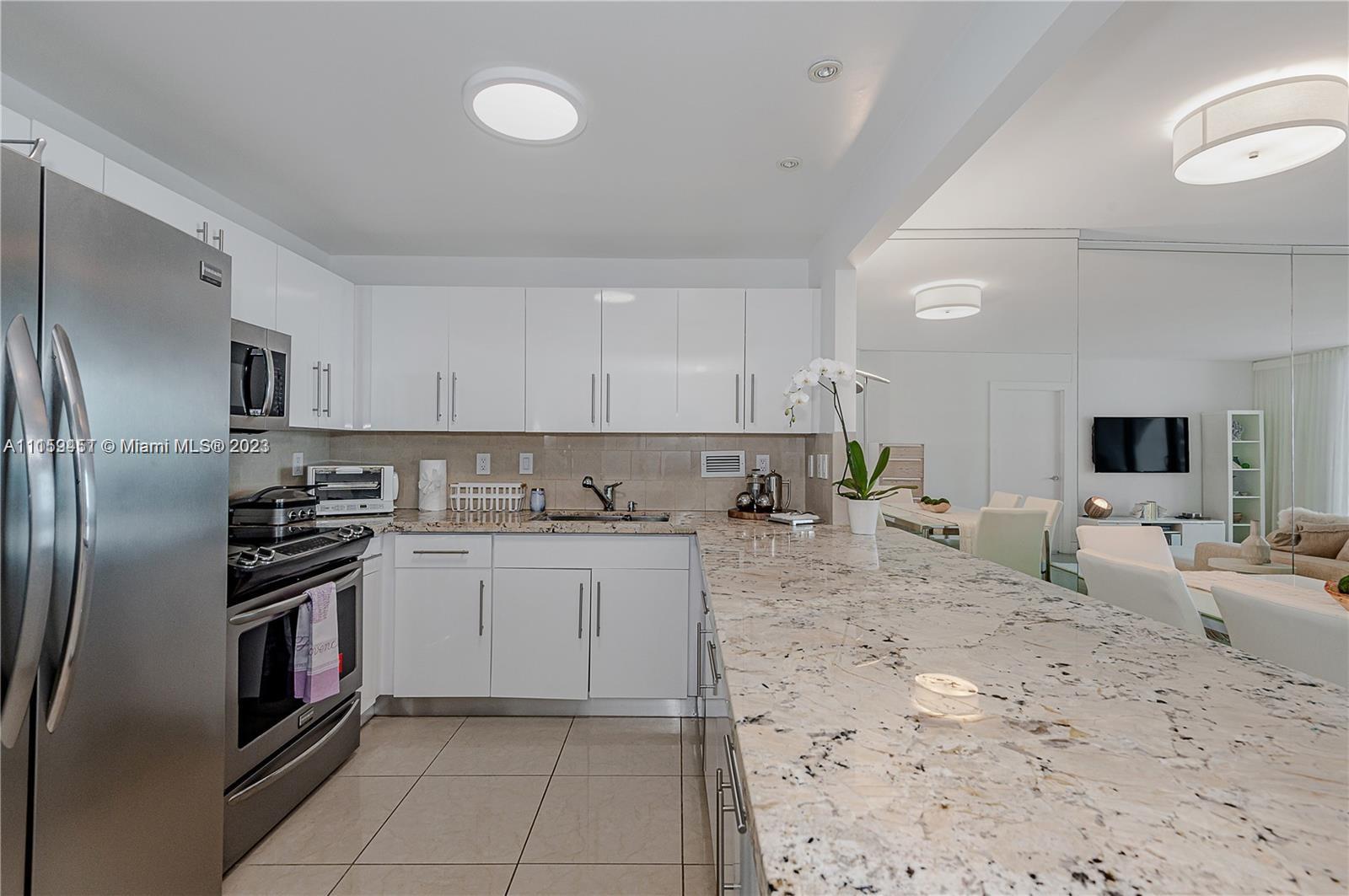 RONEY PALACE CONDO - Residential Lease