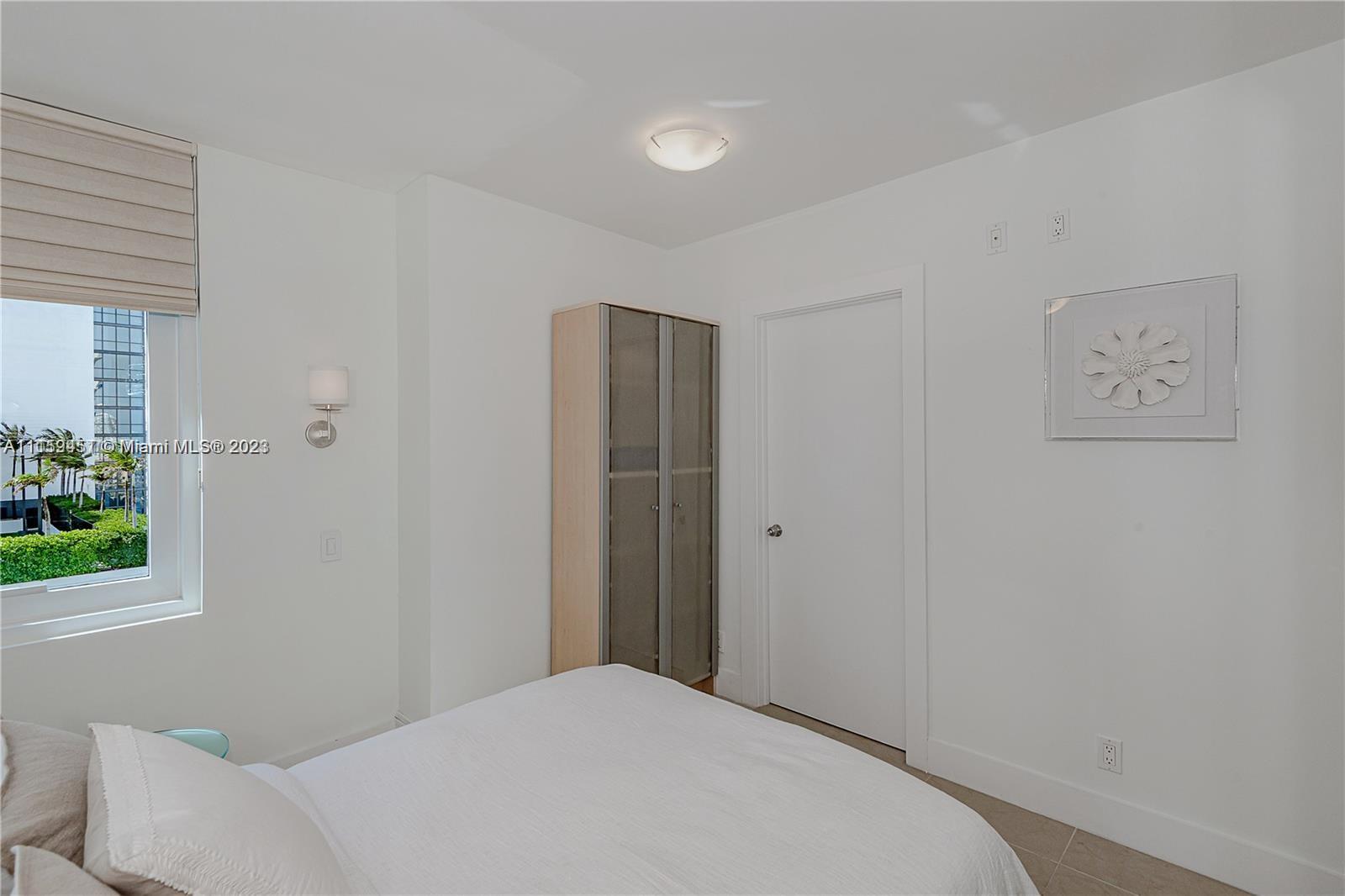 RONEY PALACE CONDO - Residential Lease