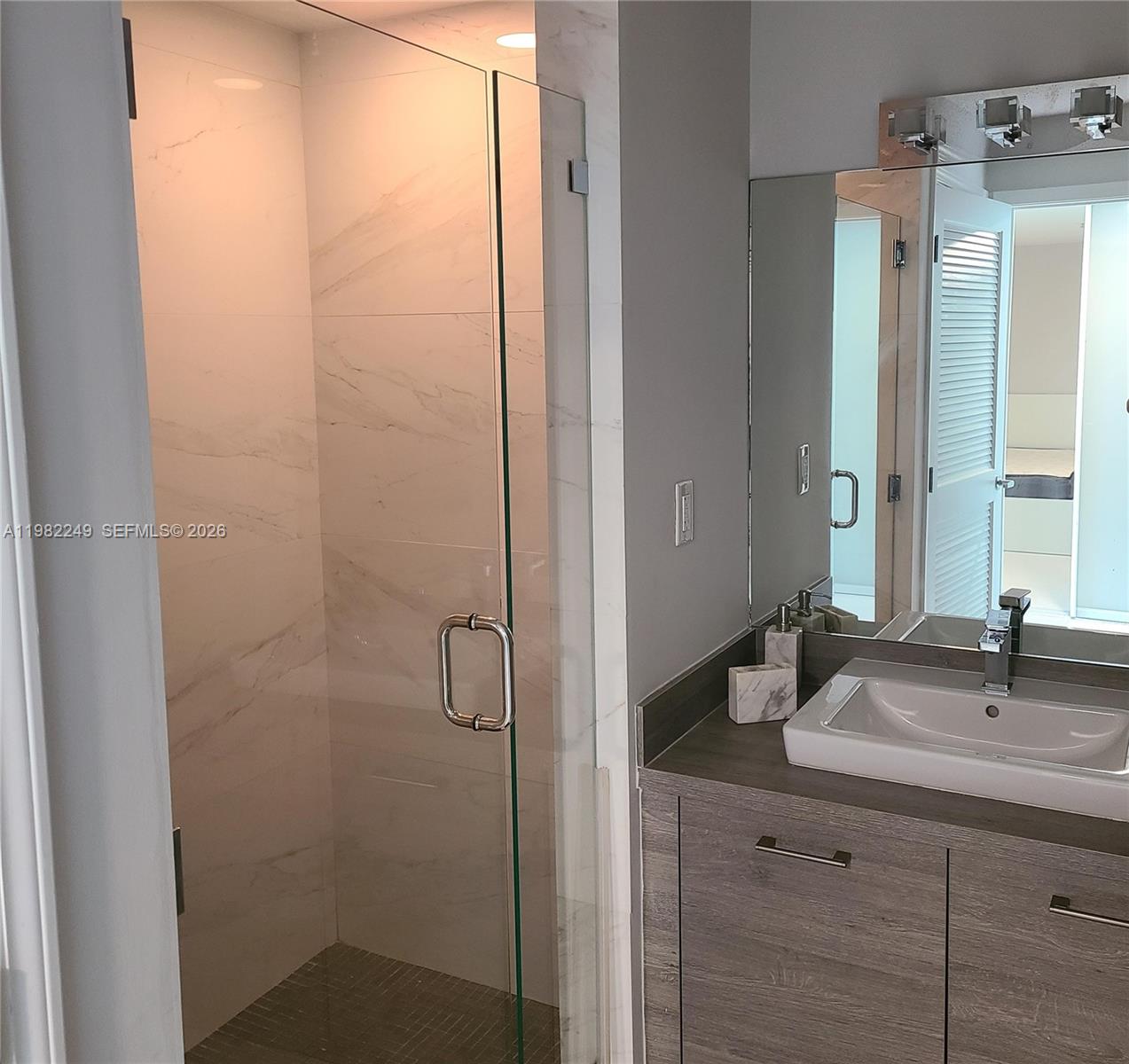 400 SUNNY ISLES CONDO EAS - Residential Lease