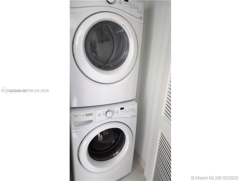 400 SUNNY ISLES CONDO EAS - Residential Lease