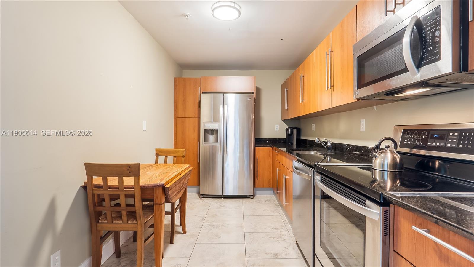 RESIDENCES ON HOLLYWOOD B - Residential