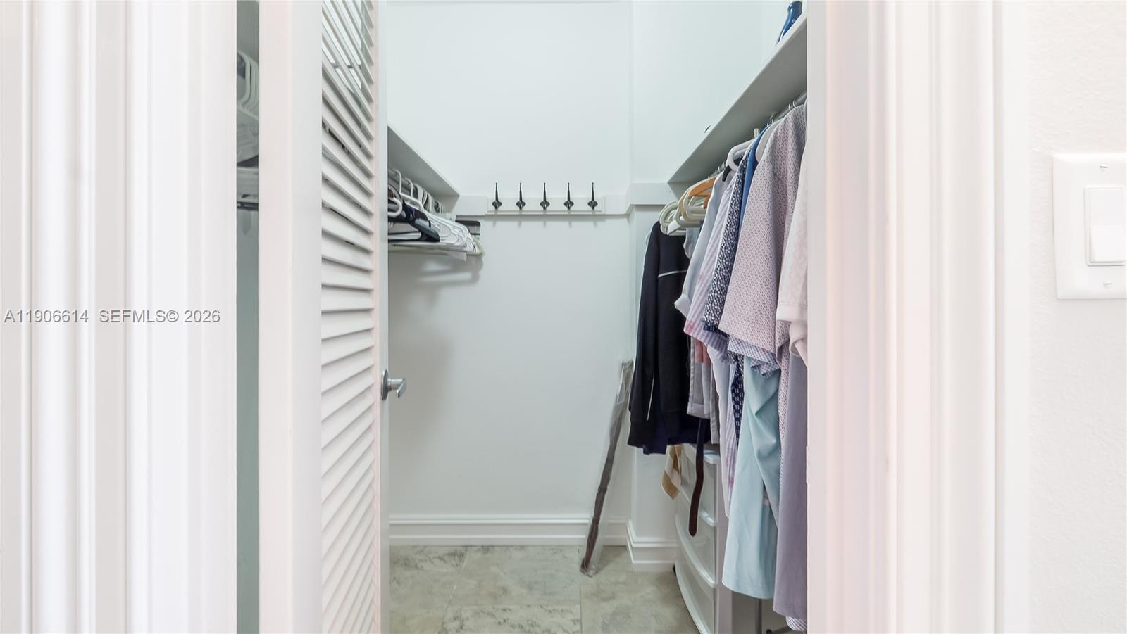 RESIDENCES ON HOLLYWOOD B - Residential