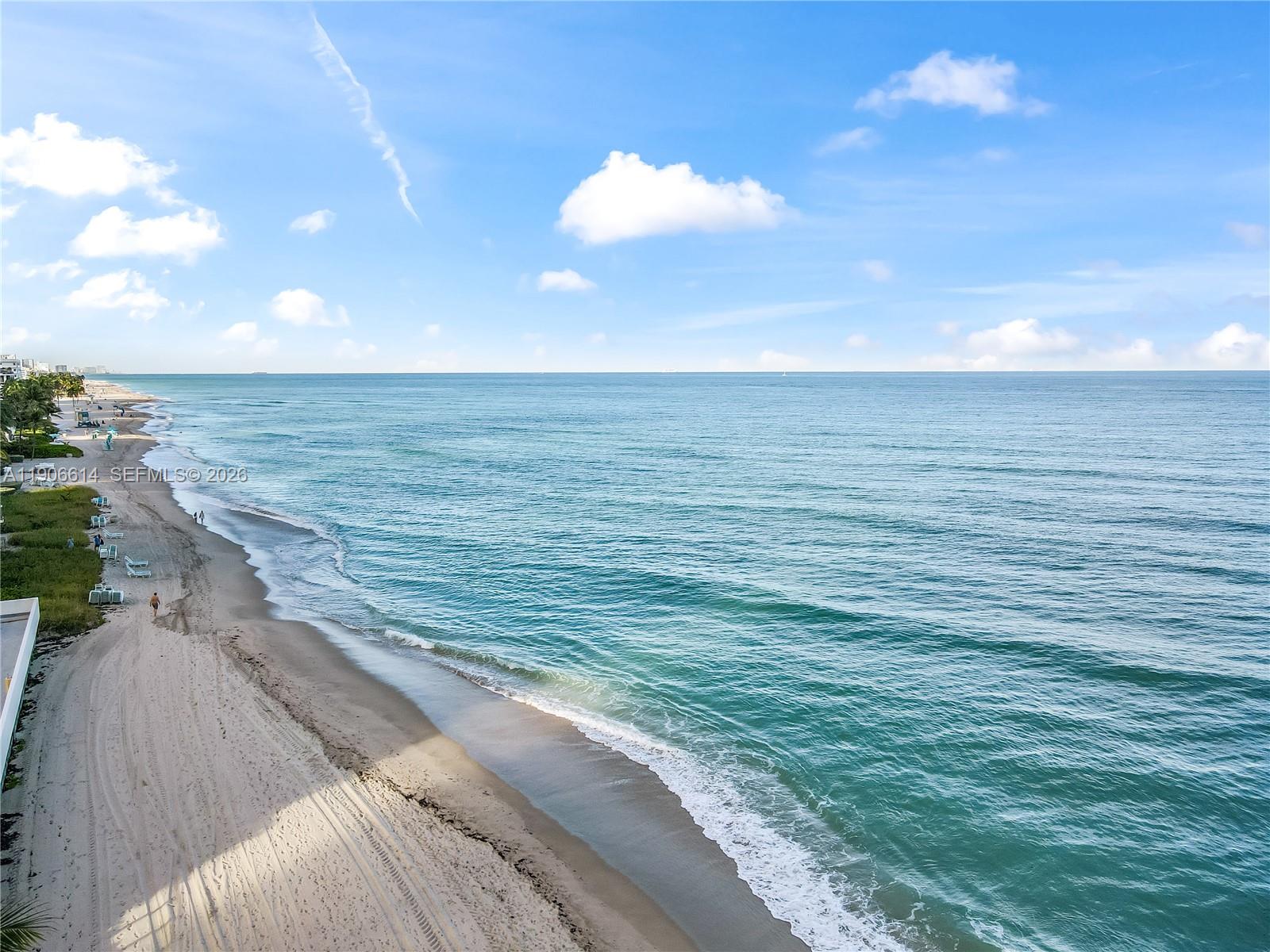 RESIDENCES ON HOLLYWOOD B - Residential