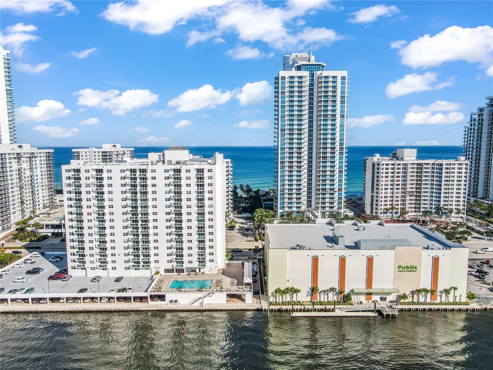 RESIDENCES ON HOLLYWOOD B - Residential