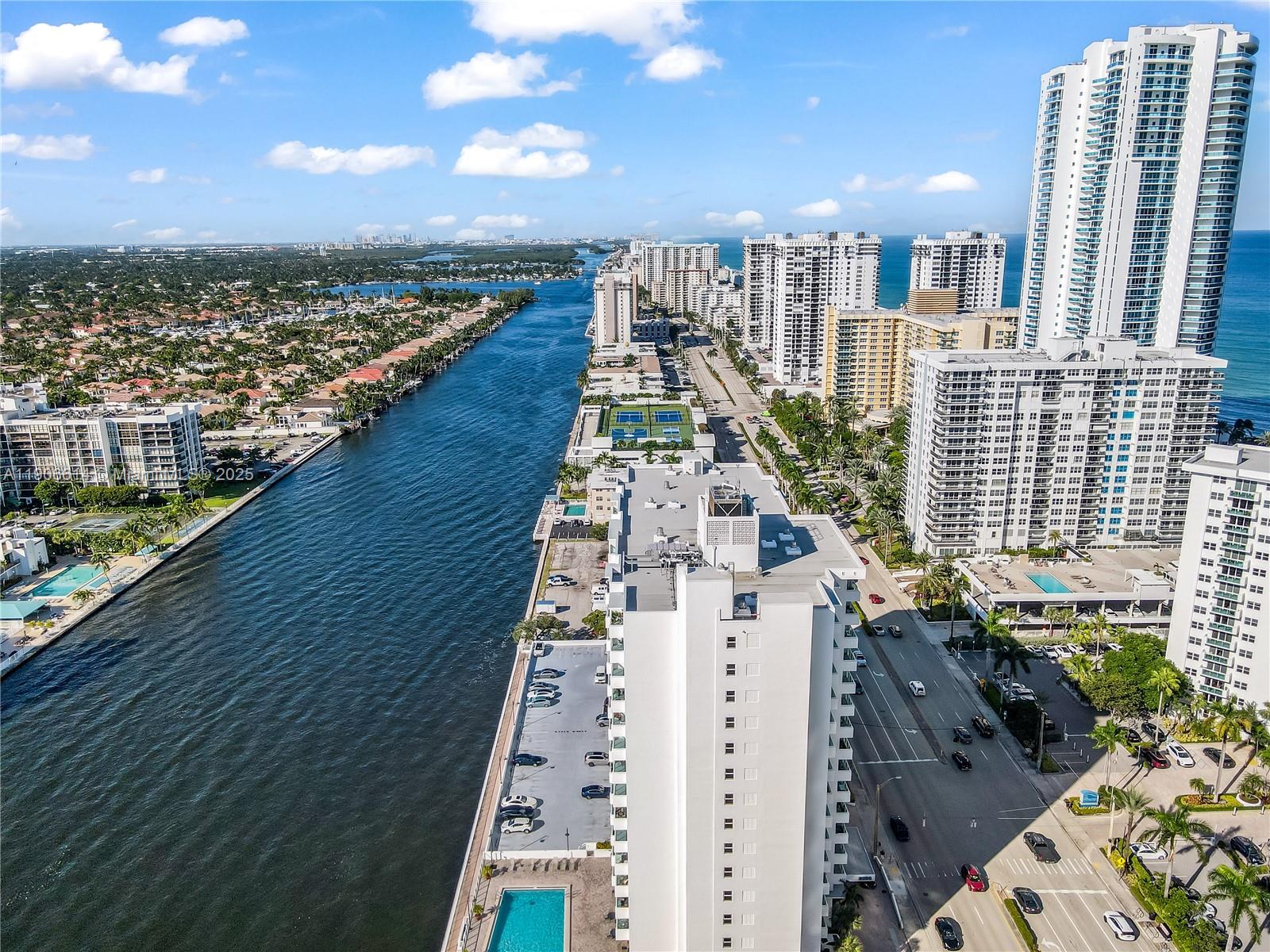 RESIDENCES ON HOLLYWOOD B - Residential