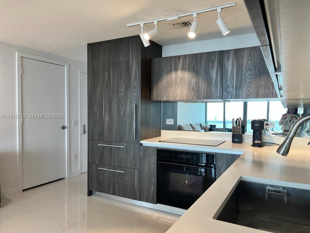 ONE PARAISO CONDO - Residential Lease