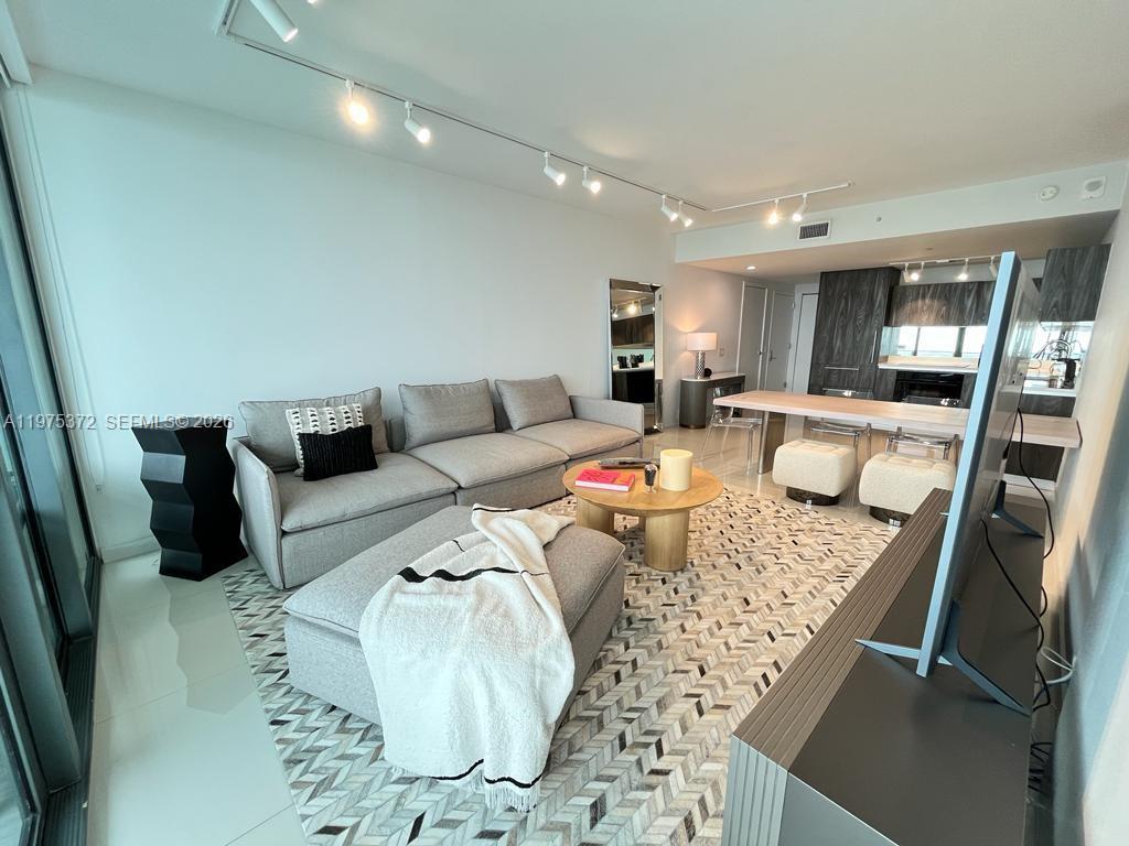 3131 NE 7th Ave 3003