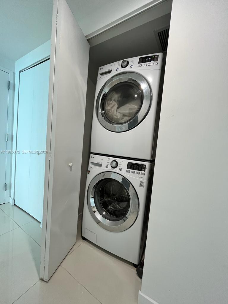 ONE PARAISO CONDO - Residential Lease