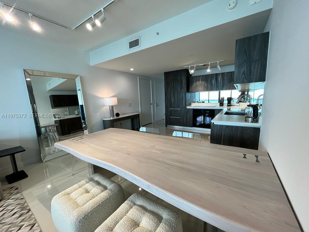 ONE PARAISO CONDO - Residential Lease