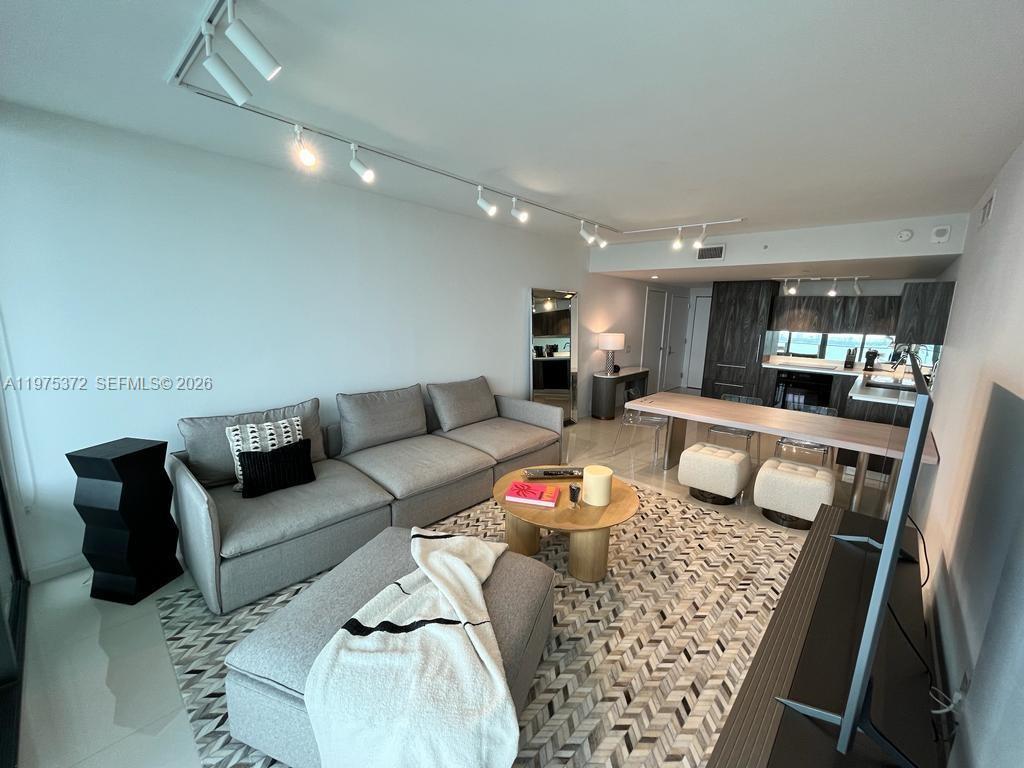 3131 NE 7th Ave 3003