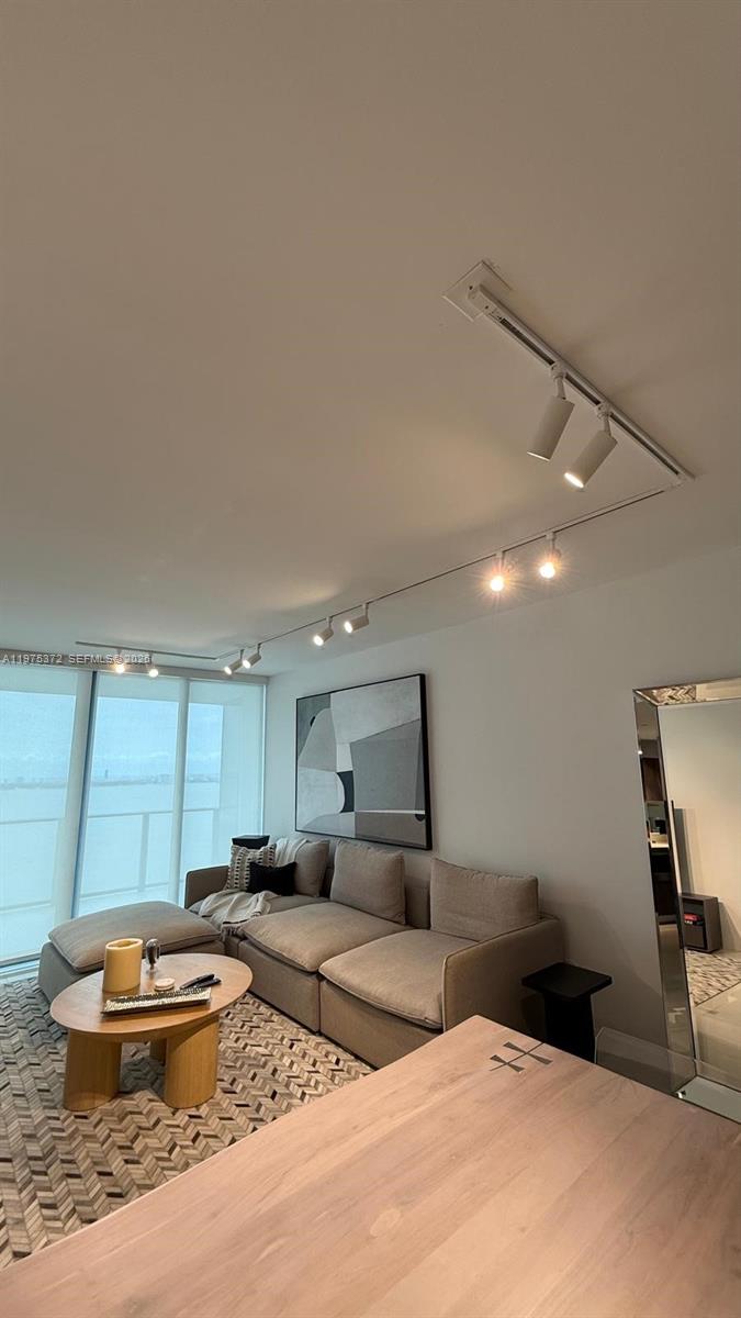 ONE PARAISO CONDO - Residential Lease