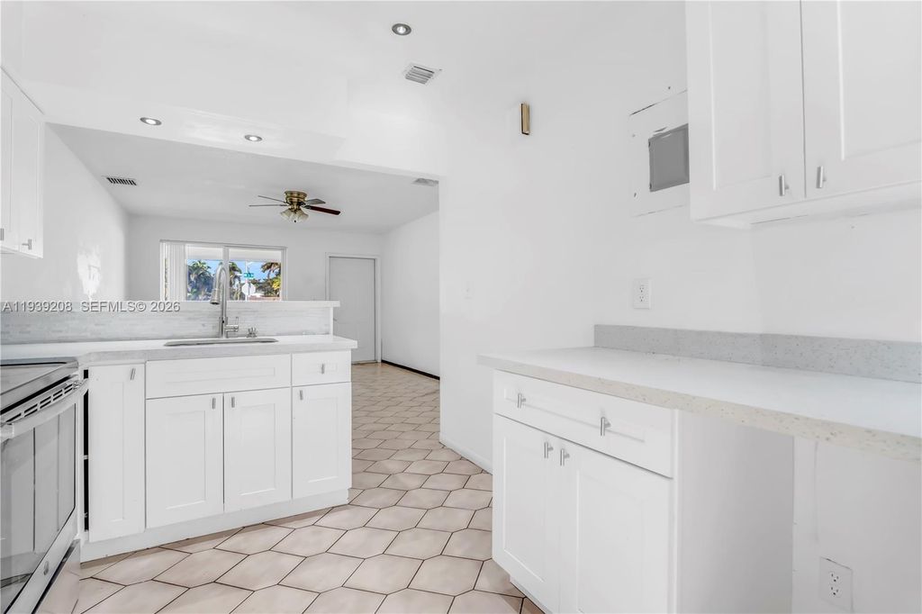 Photo of 137 NE 1st Ct #a, Dania Beach, FL 33004 (MLS # A11939208)