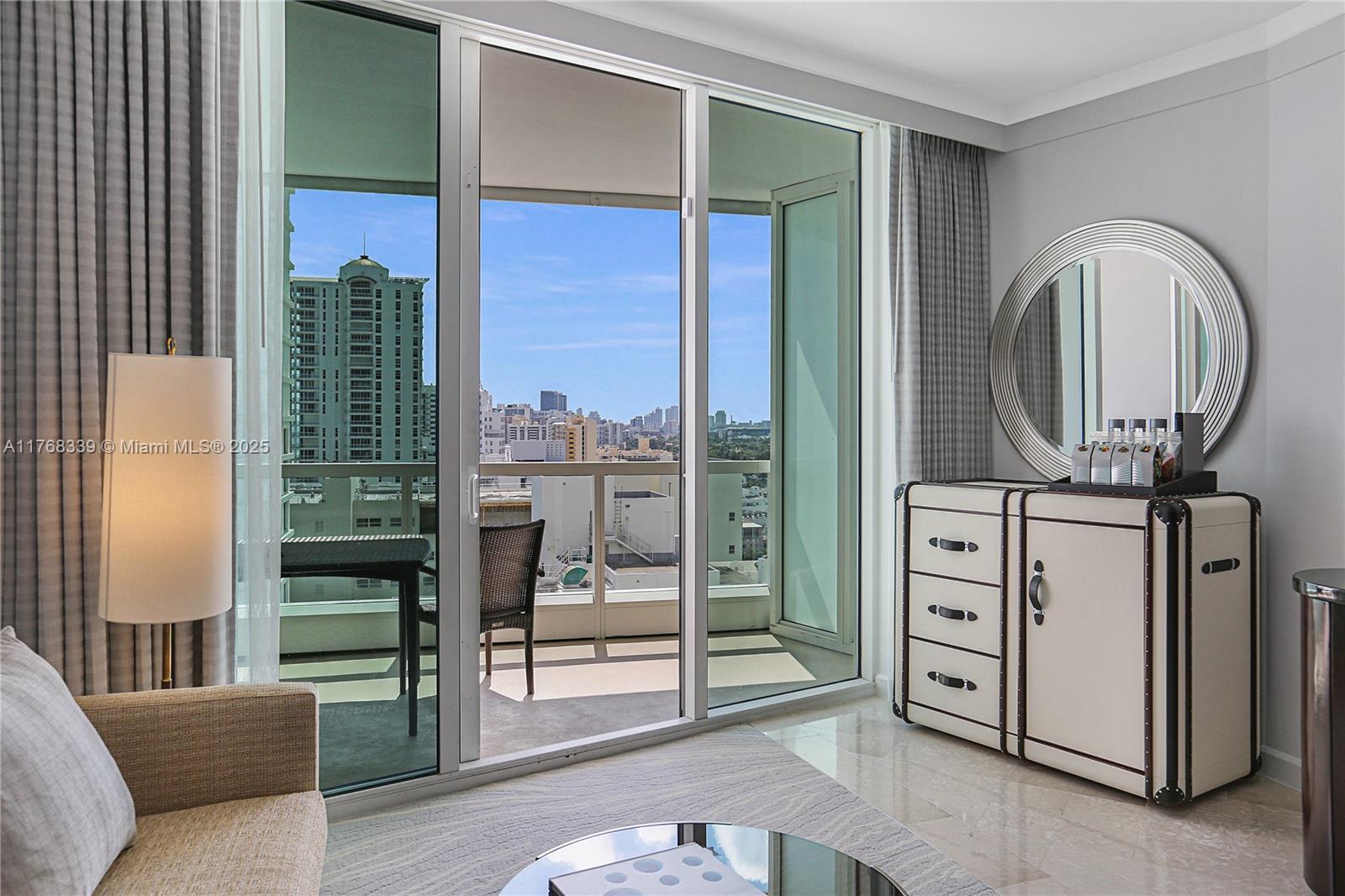 FONTAINEBLEAU III - Residential