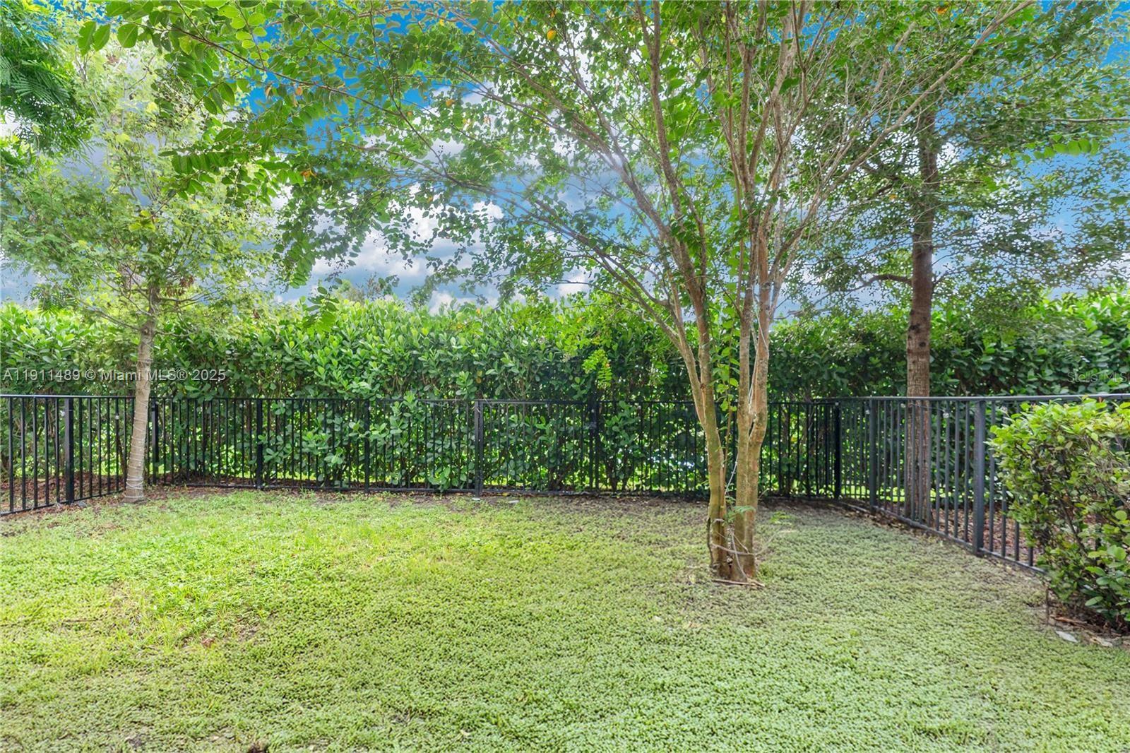 RESIDENCES AT PALM AIRE - Residential Lease