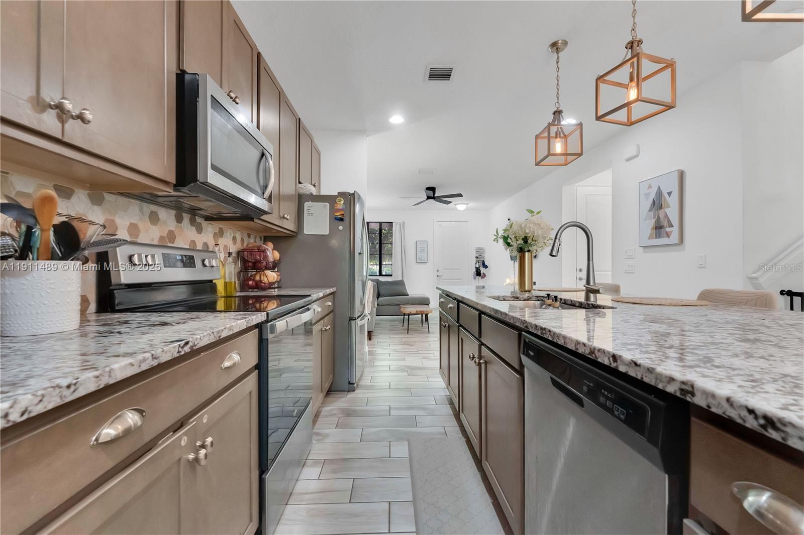 RESIDENCES AT PALM AIRE - Residential Lease