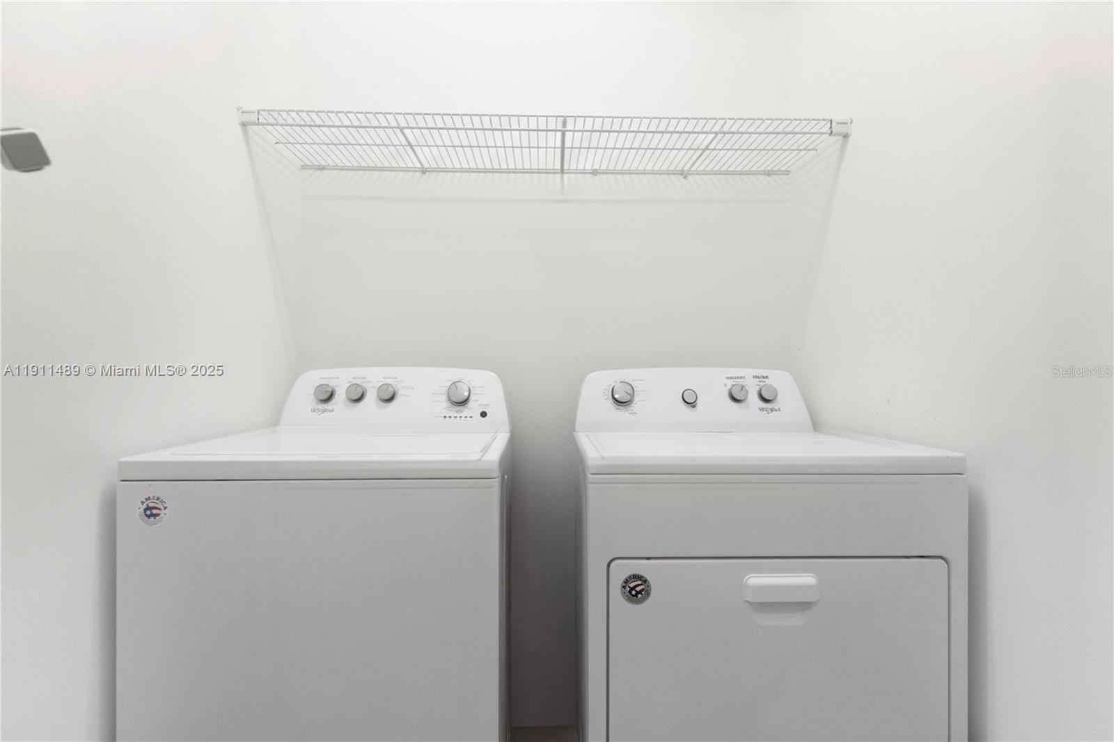 RESIDENCES AT PALM AIRE - Residential Lease