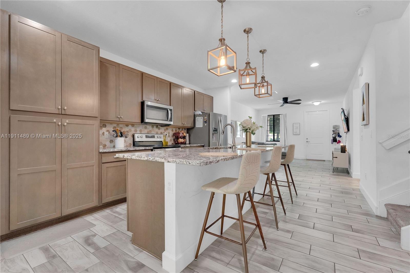 RESIDENCES AT PALM AIRE - Residential Lease