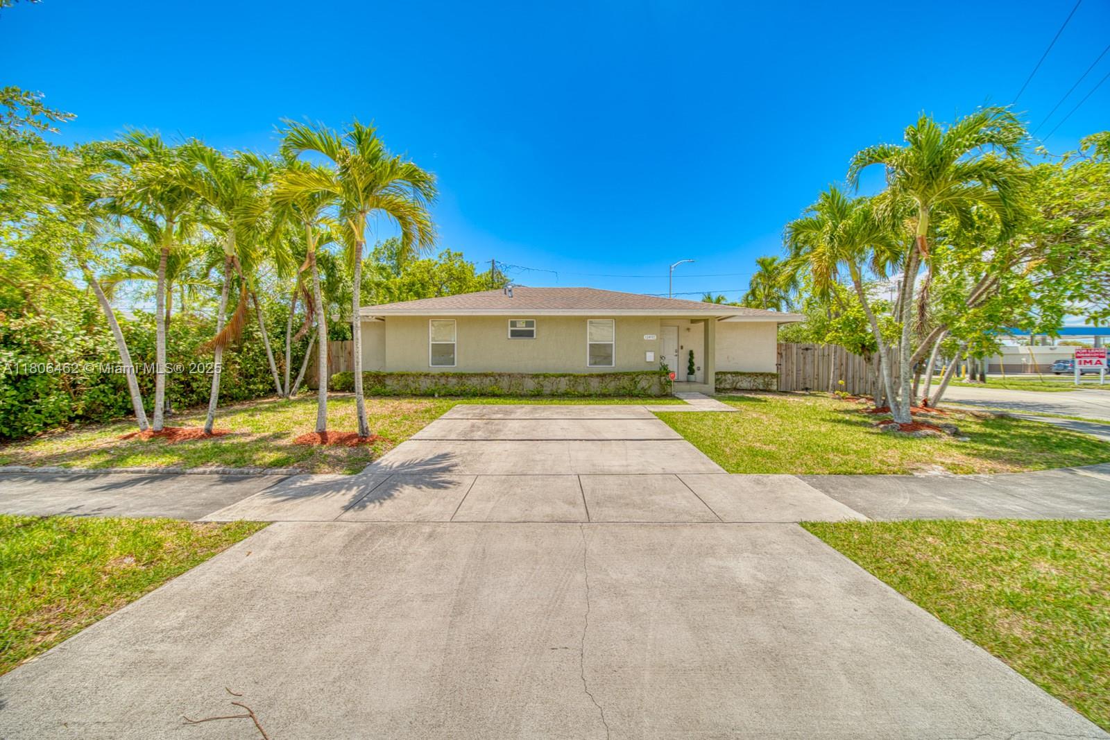 11492 Sw 190th Terr Rd, Miami, Broward County, Florida - 3 Bedrooms  
2 Bathrooms - 