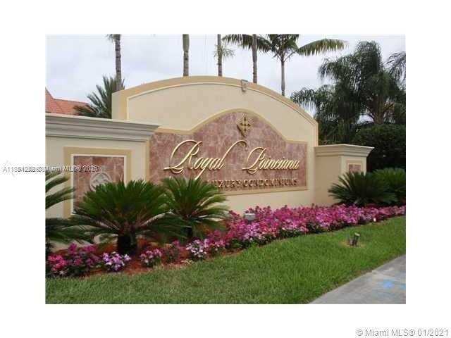 Spacious 1BR/1BA condo in gated Royal Poinciana community! Bright, open layout with in-unit washer/dryer and private balcony. Enjoy resort-style amenities: pool, fitness center, tennis, clubhouse, pet park, and scenic lake walkway. Pet-friendly and secure with night patrols.