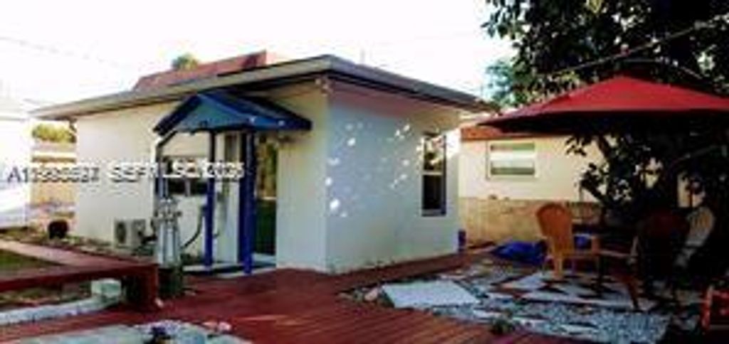 Photo of 1909 Pierce St #2, Hollywood, FL 33020 (MLS # A11995397)