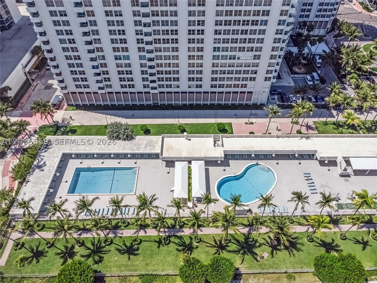 2899 Collins Ave 1508