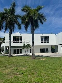 Property is surrounded by thousands of residents in Midtown, Edgewater and Wynwood, which means opportunity to service those markets. Central location, within minutes to Wynwood, Downtown Miami, Miami Beach and more. Positioned where Miami Design District meets Midtown. Very large front yard on NE 36th Street, facing the parking entrance/exit for Target. Located on NE 36th Street, this beautiful 2 story building is also a perfect fit for a restaurant.
