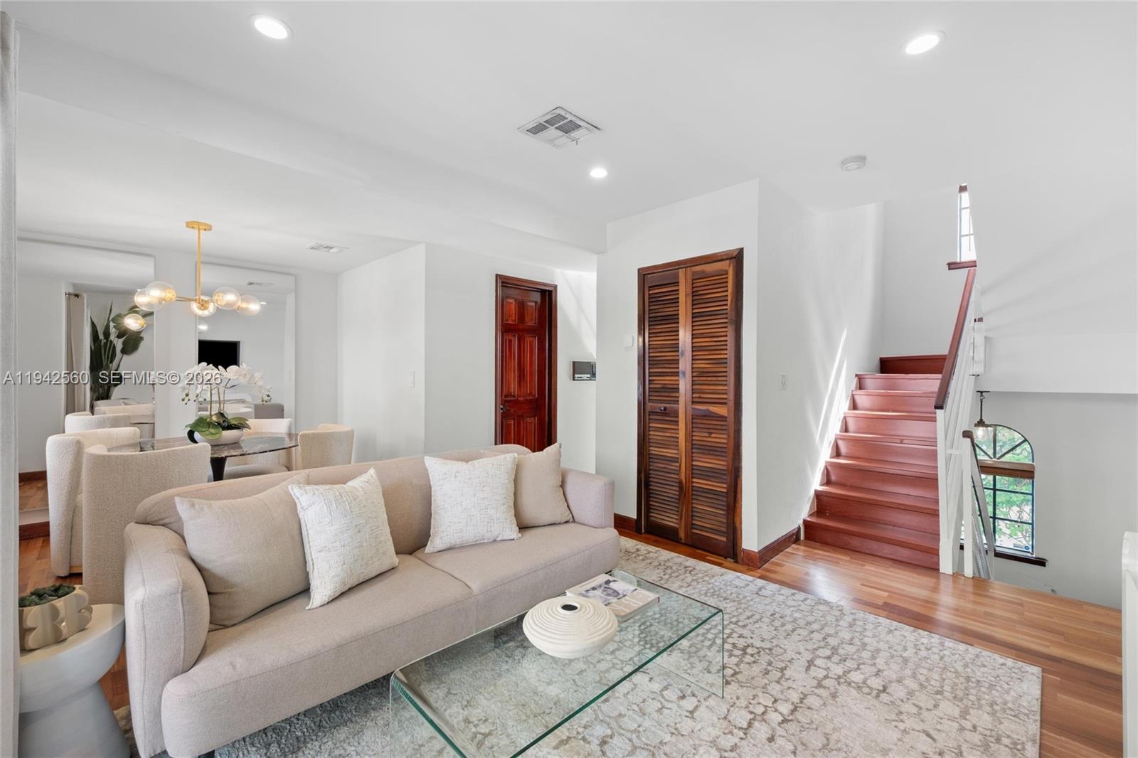 VILLAS DE MAJORCA CONDO - Residential