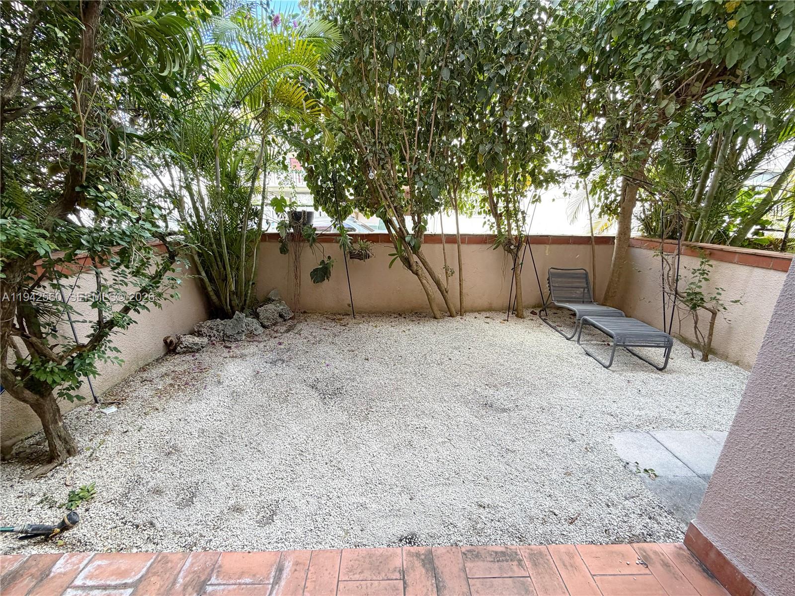 VILLAS DE MAJORCA CONDO - Residential