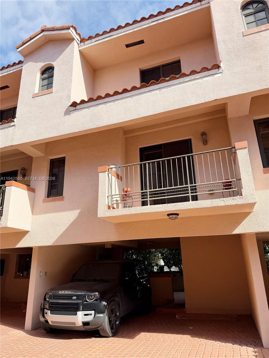 VILLAS DE MAJORCA CONDO - Residential