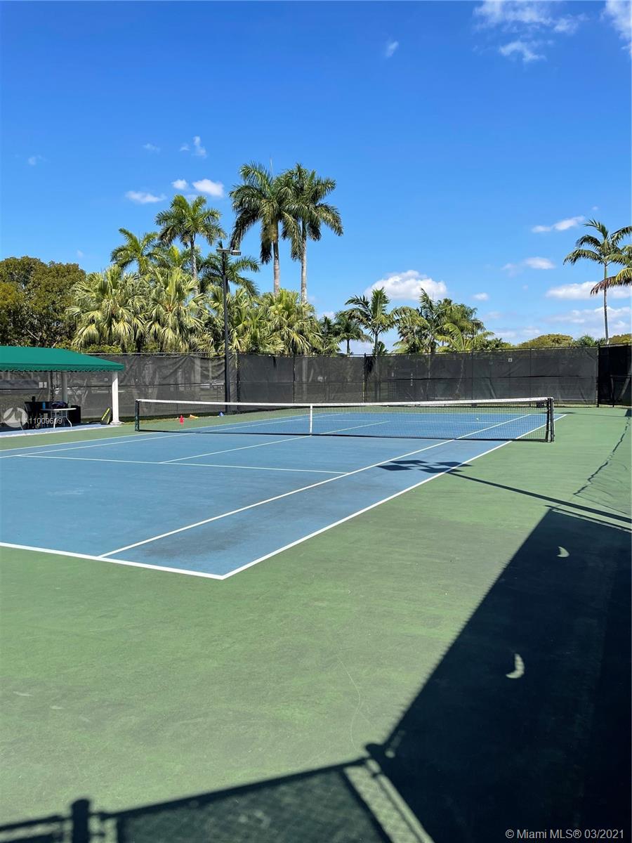 TOWNHOMES OF DORAL PLACE - Residential