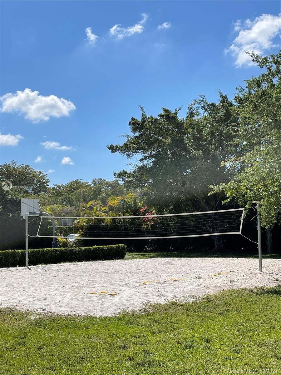 TOWNHOMES OF DORAL PLACE - Residential