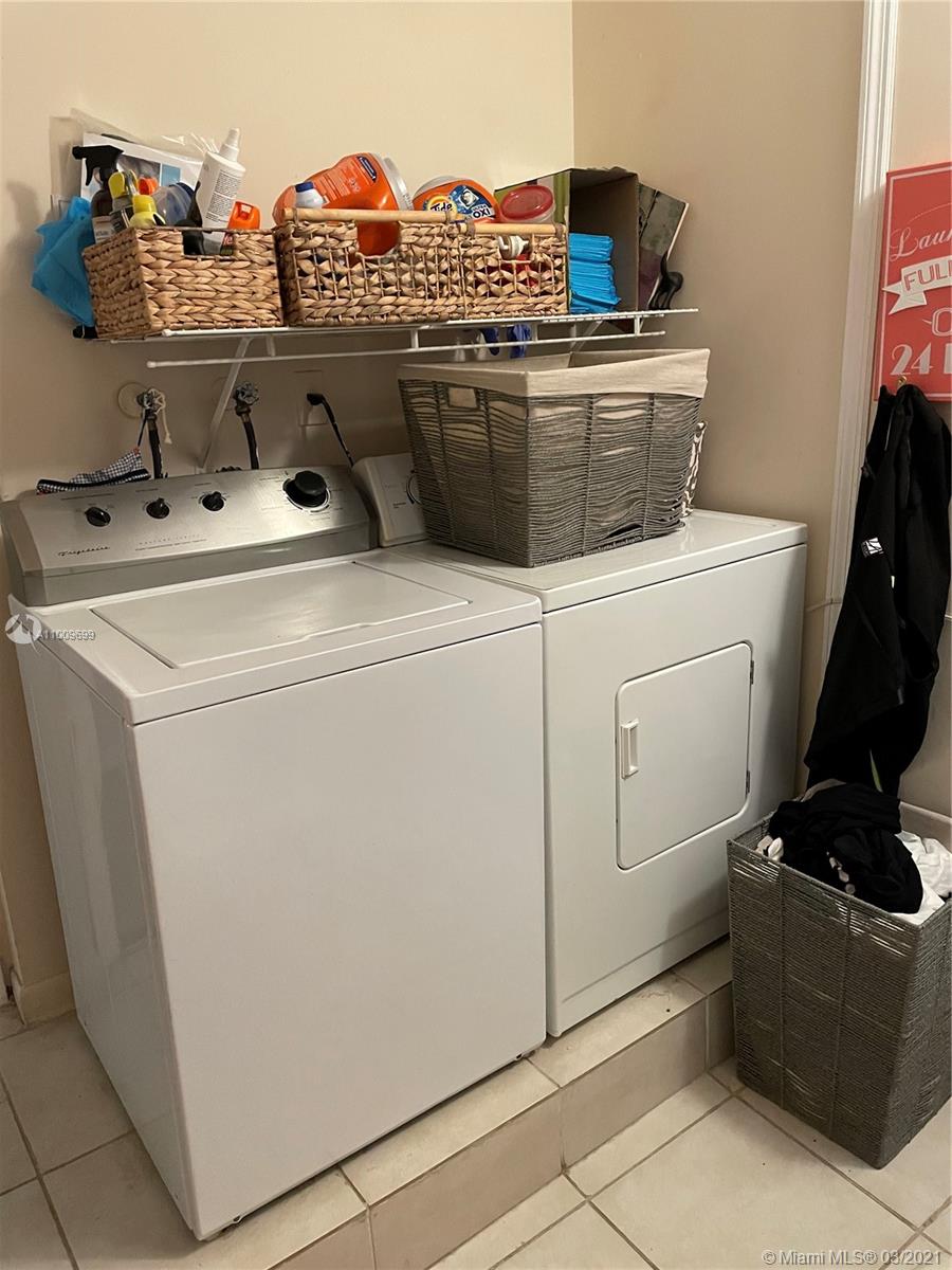 TOWNHOMES OF DORAL PLACE - Residential